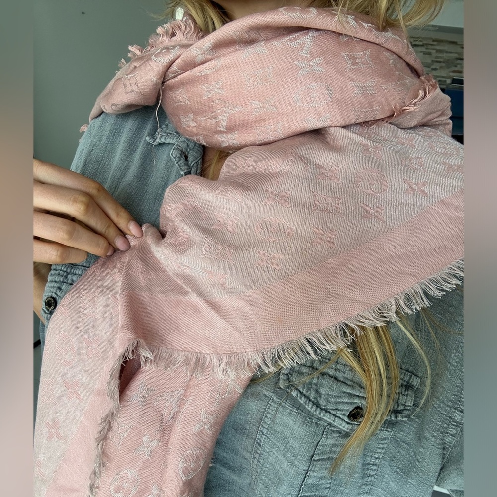 Authentic Pink Louis Vuitton scarf 💕